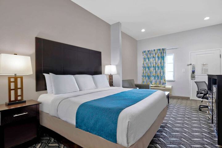 Room 8 of 26