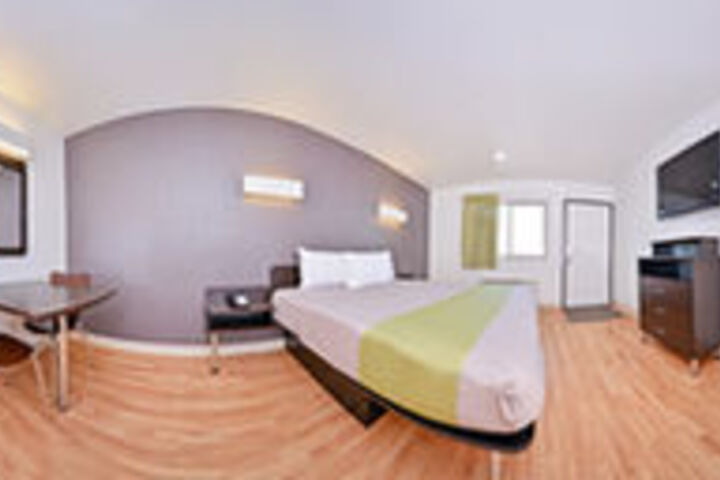 Budget Inn & Suites Commerce