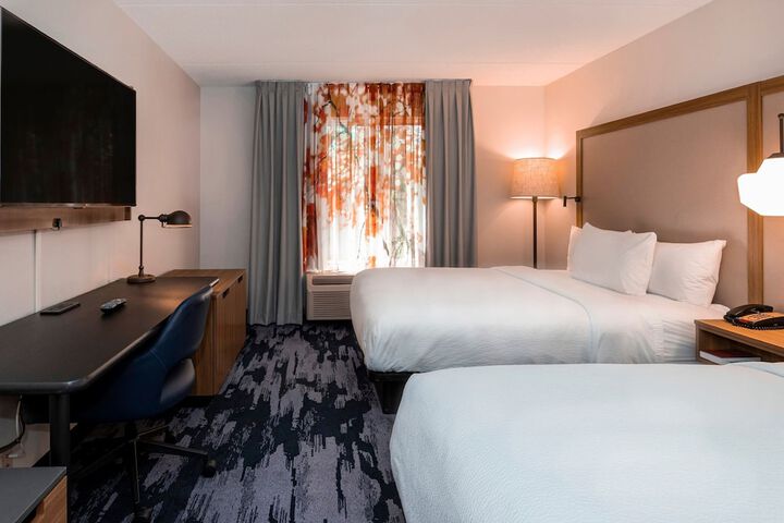 Room 32 of 49