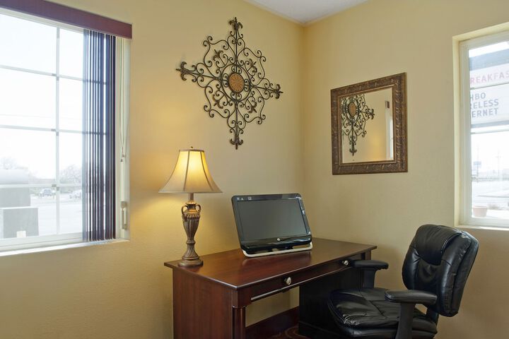 Business Center 39 of 40