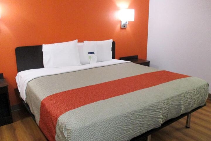 Room 18 of 35