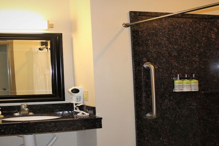 Room 32 of 57