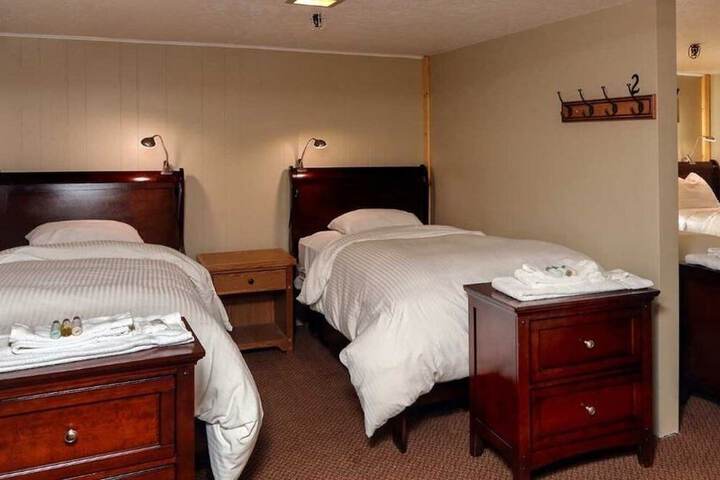 Room 34 of 64