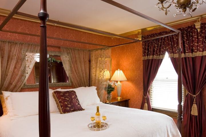 Room 48 of 84