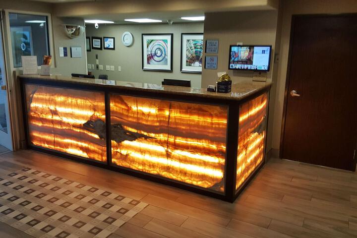 Best Western Plus Airport Inn Suites