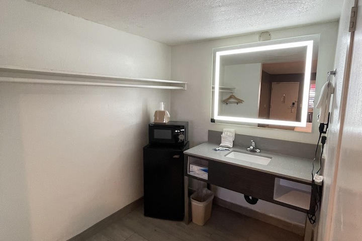 Room 11 of 22
