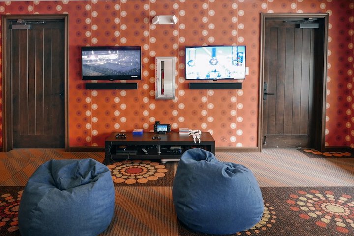 Madeline Hotel & Residences Auberge Collection