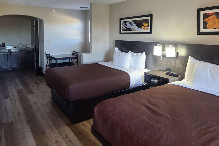 Room 4 of 14