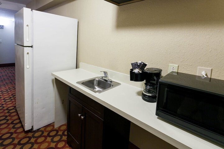 Room 16 of 38