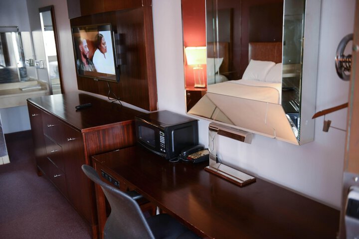 Room 33 of 43