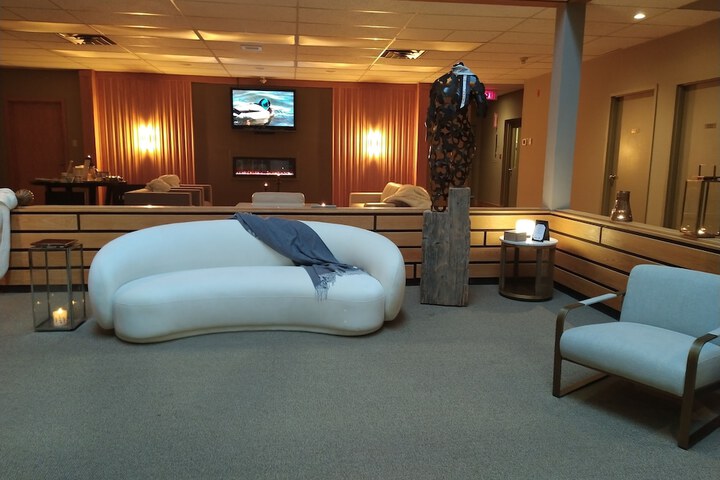 Hotel Interior 21 of 125
