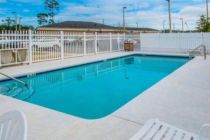 Pool 2 of 28