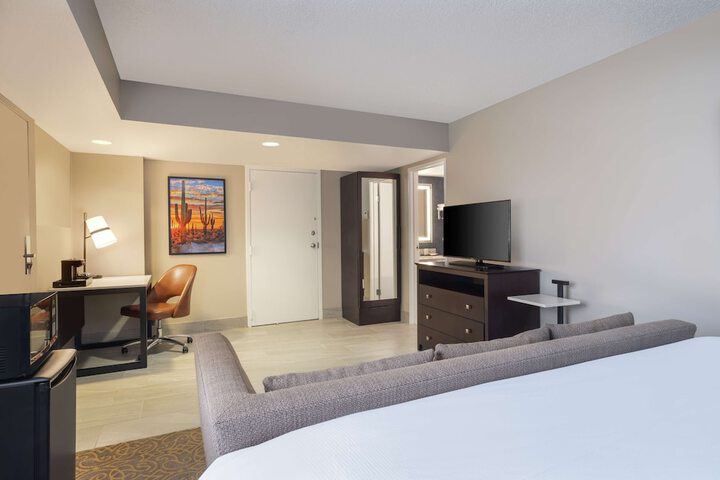Room 26 of 67