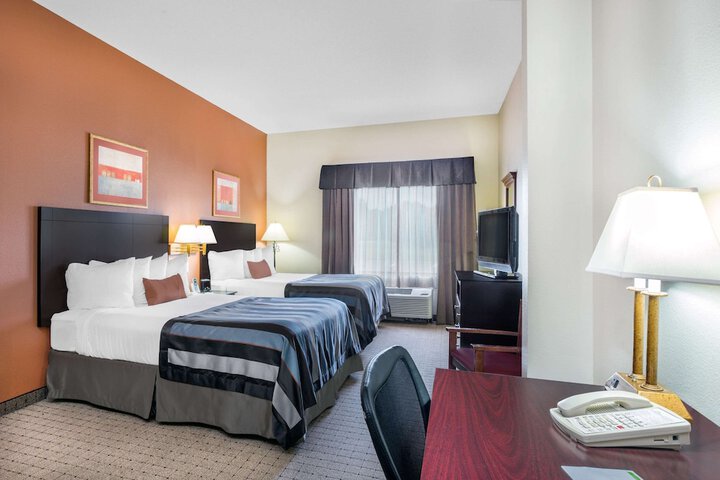 Room 9 of 15