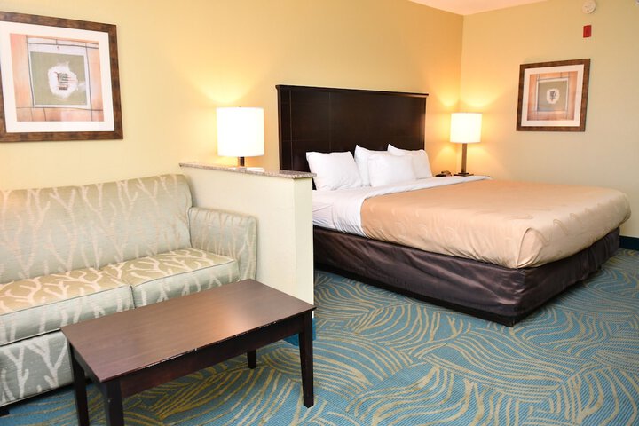 Room 52 of 69