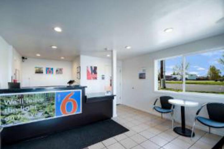 Sterling Motor Inn