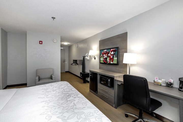 Red Roof Inn PLUS+ Boston - Mansfield / Foxboro