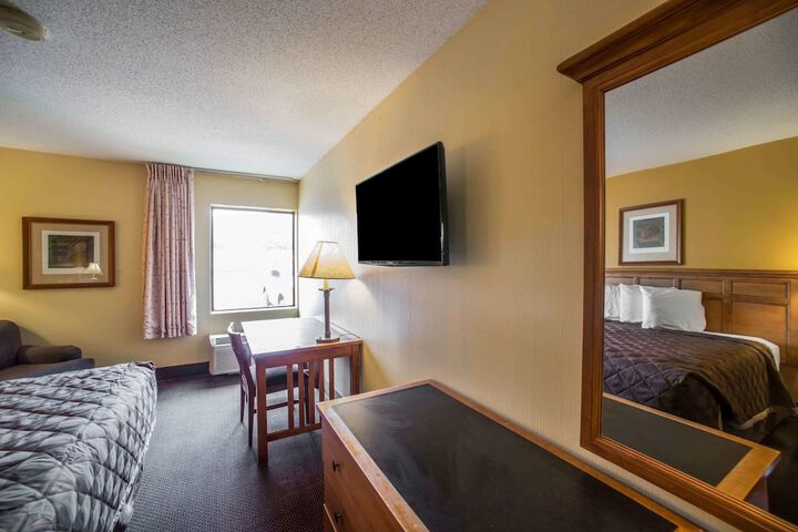 Room 17 of 36