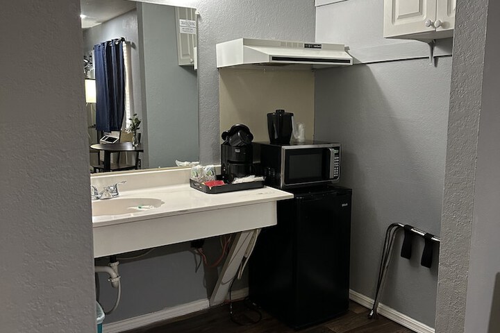 Room 27 of 50