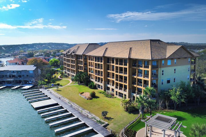 Hotel 3 of 142