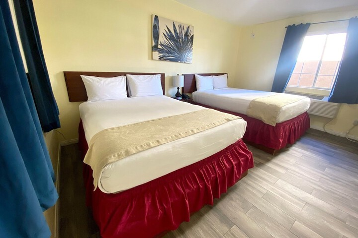 Europa Inn & Suites