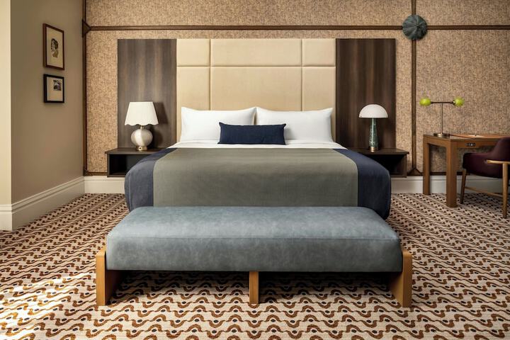 The Louie a Davenport Hotel, Autograph Collection