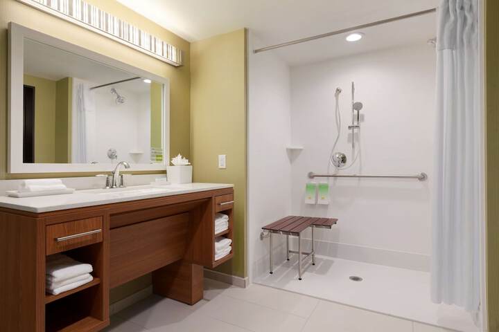 Room 15 of 22
