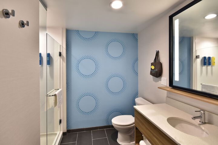 Room 8 of 17