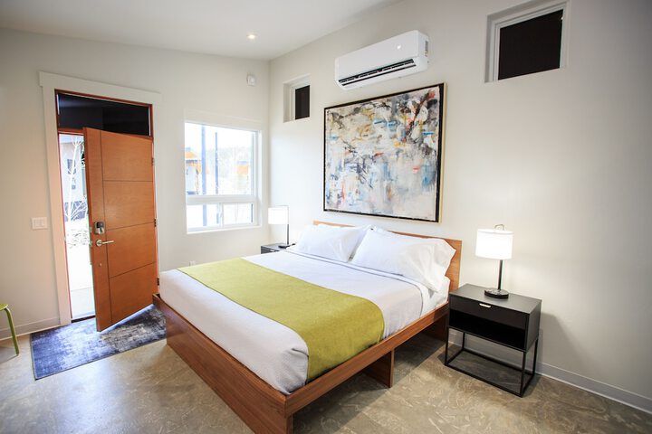 Room 10 of 19