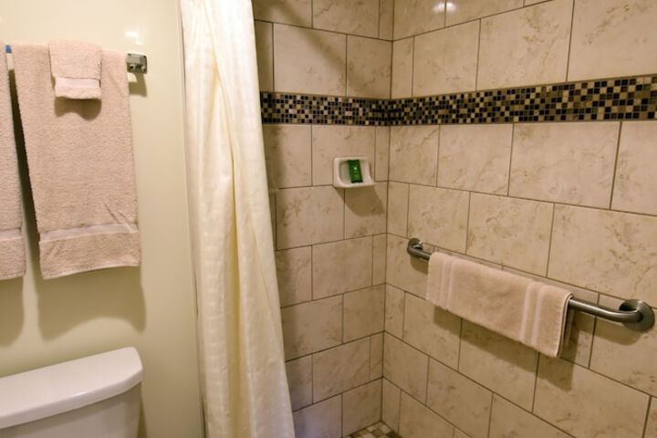Room 32 of 53