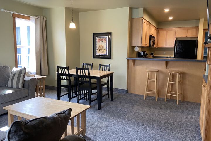 Sea Breeze Court