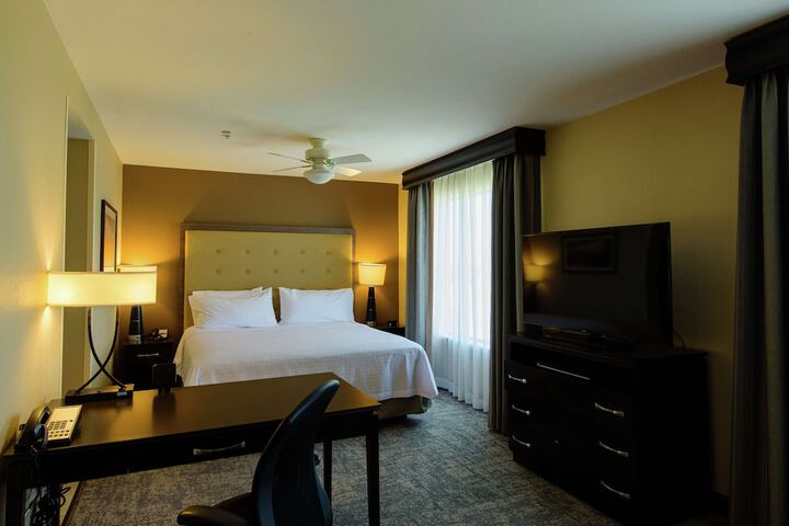 Room 25 of 38