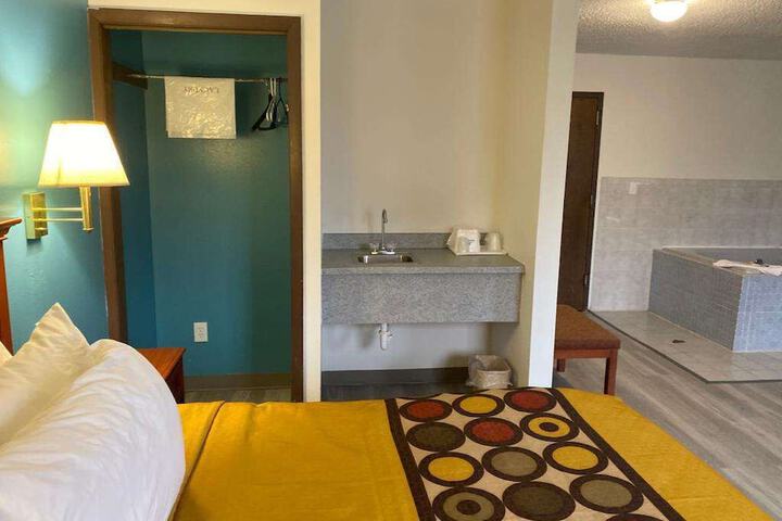 Americas Best Value Inn West Frankfort