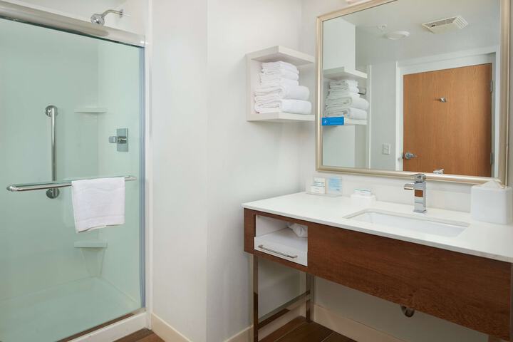 Room 10 of 36