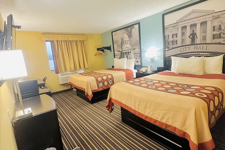 Room 17 of 46