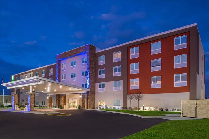 Hotel 5 of 71