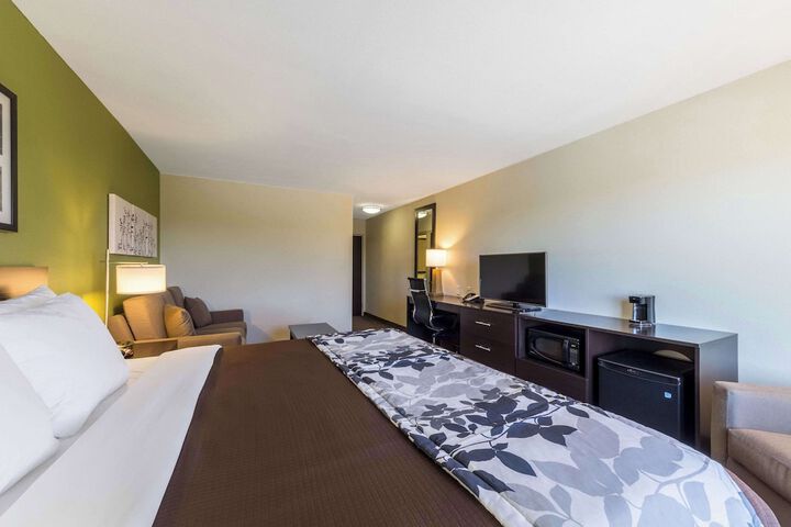 Room 10 of 36