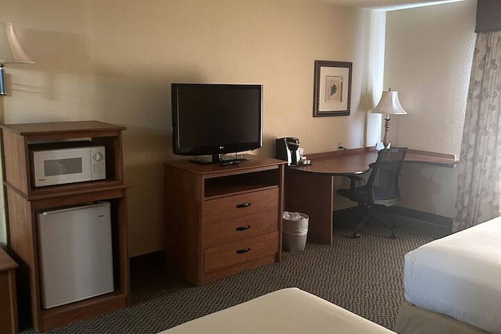 Room 22 of 40