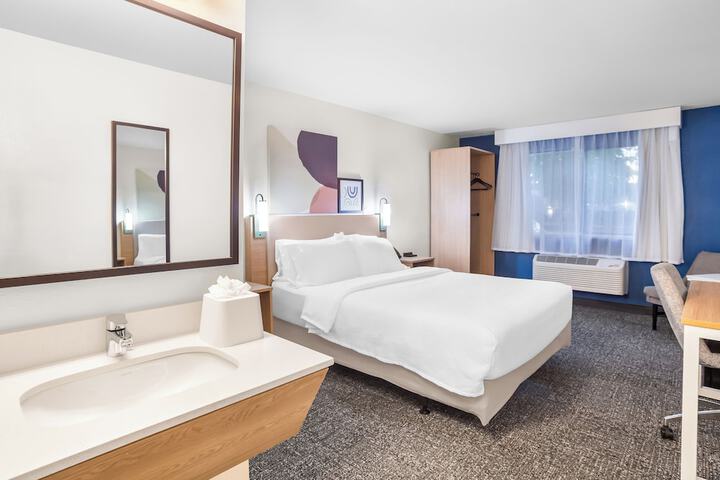 Spark by Hilton - Kent Seattle