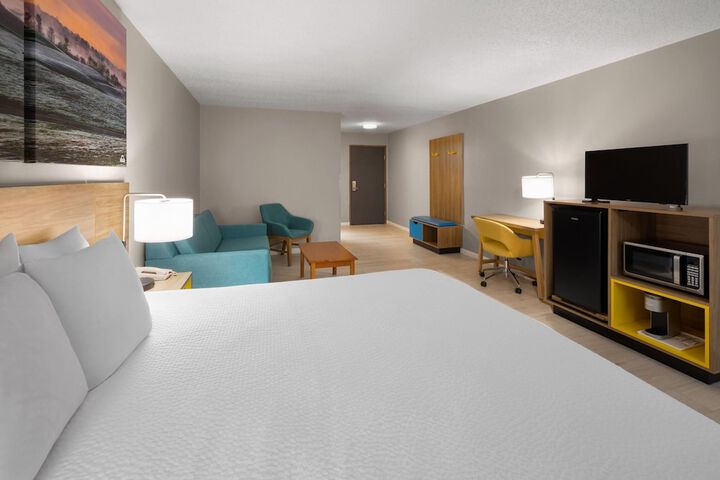 Days Inn & Suites by Wyndham Seaford