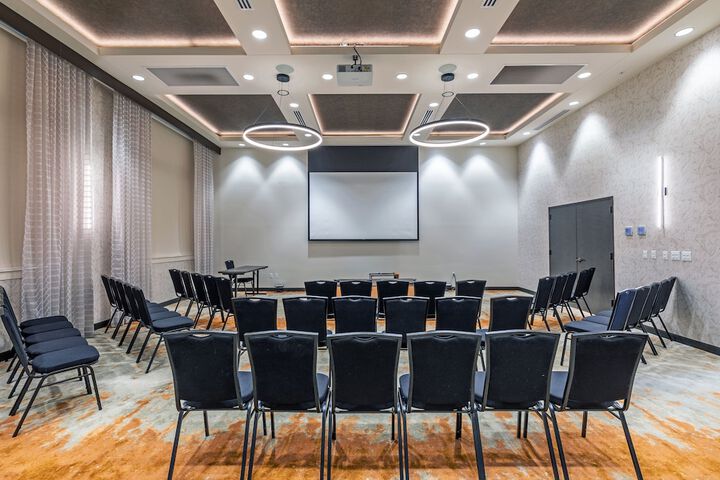 Hotel Indigo Tulsa DWTN-Entertainment Area by IHG