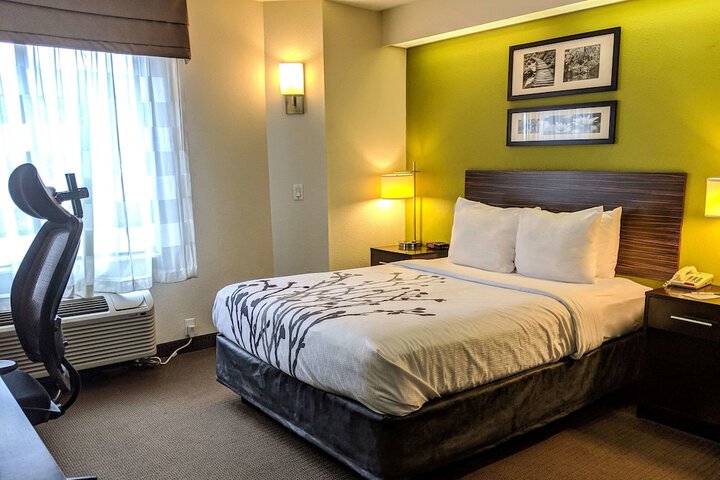 Room 11 of 30