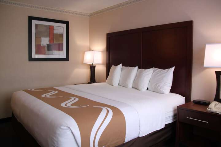 Room 6 of 13