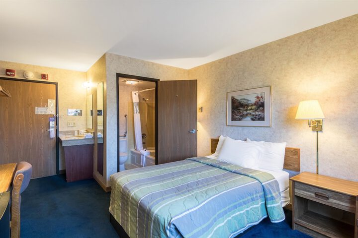 Room 28 of 40