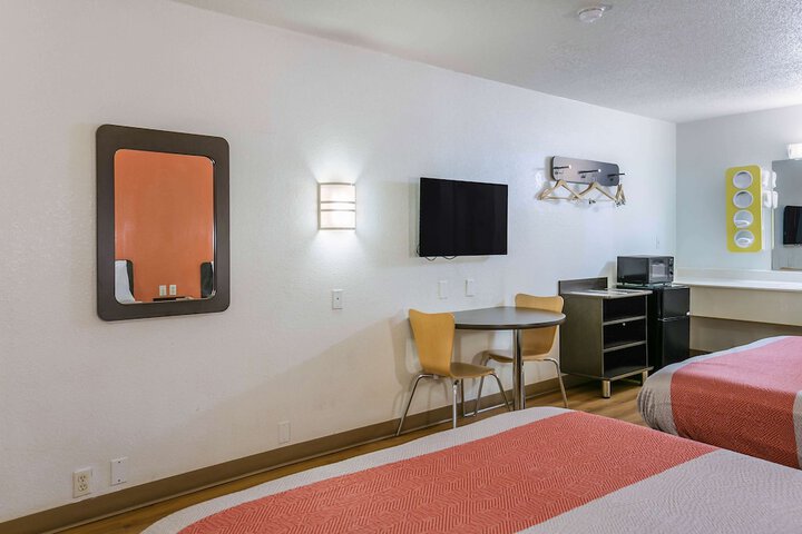 Room 18 of 30