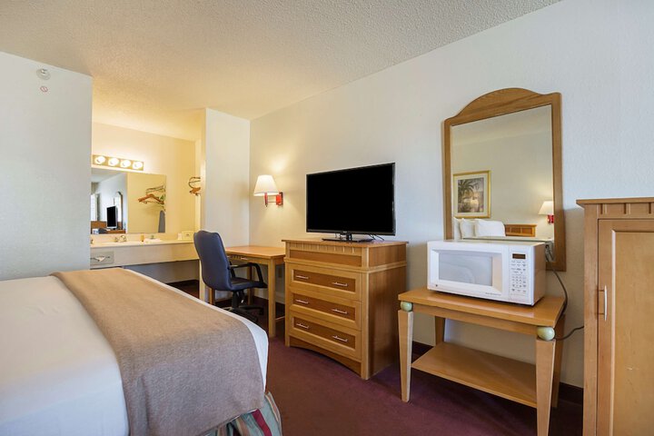Room 17 of 23