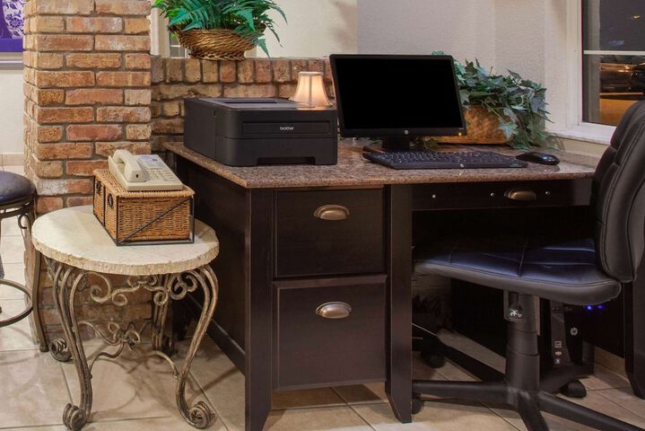 Business Center 52 of 53