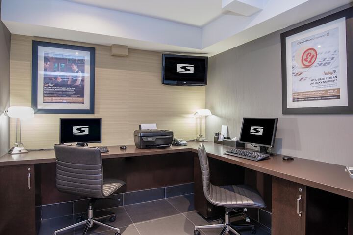 Business Center 32 of 32