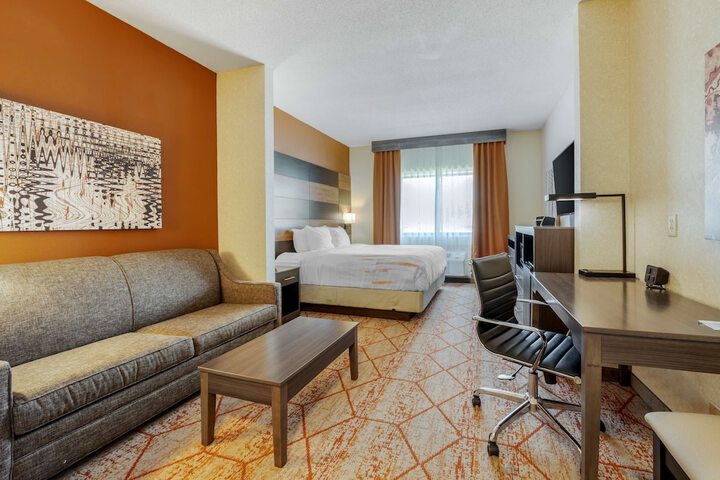 Room 21 of 38