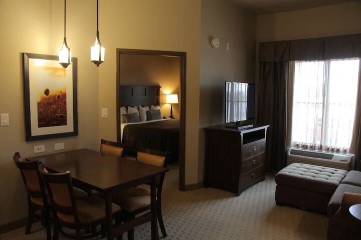 Teddys Residential Suites Watford City